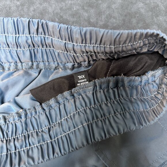 Nova Men Stormy Iridescent Cargo Shorts - Size XXL - Great Condition - Picture 5 of 6